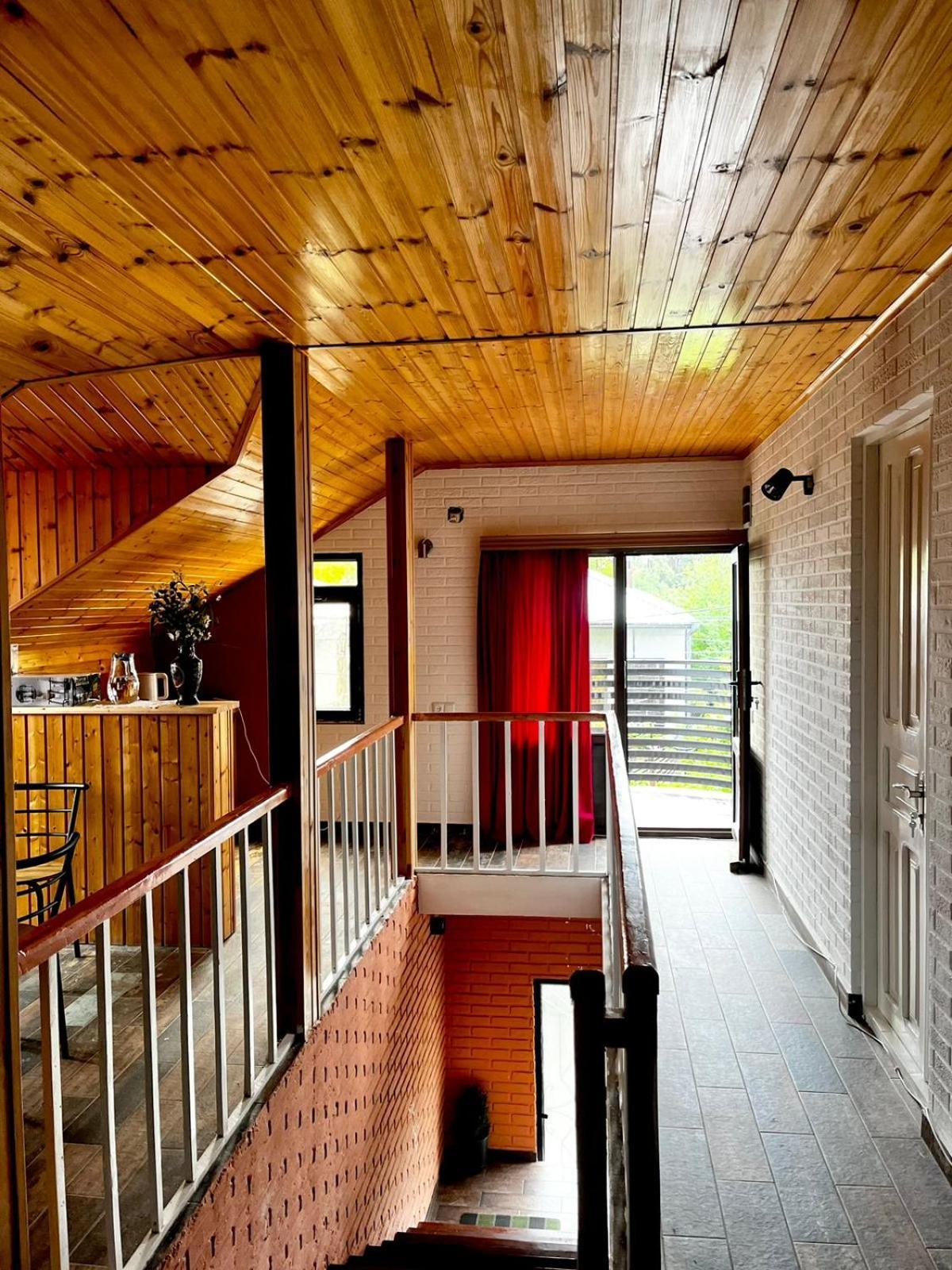 Nino & Irodi'S Guest House Kutaisi Luaran gambar