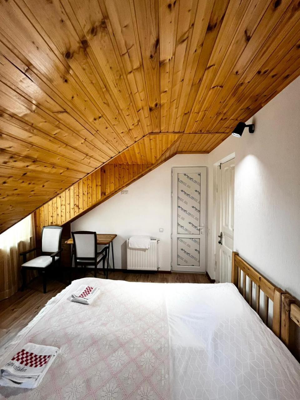 Nino & Irodi'S Guest House Kutaisi Luaran gambar