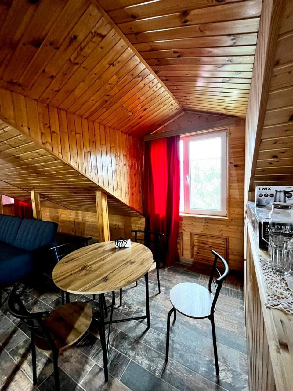 Nino & Irodi'S Guest House Kutaisi Luaran gambar